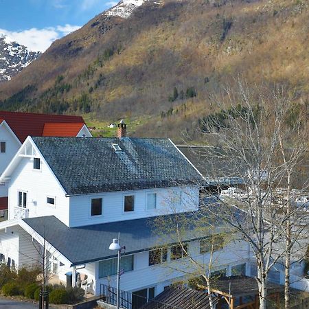 Svingen Apartments Балестранд Экстерьер фото