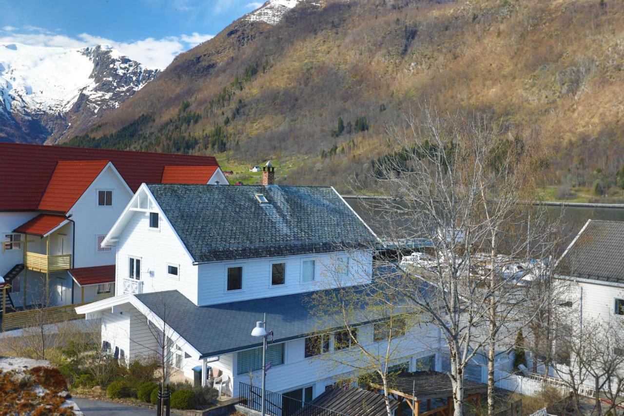 Svingen Apartments Балестранд Экстерьер фото